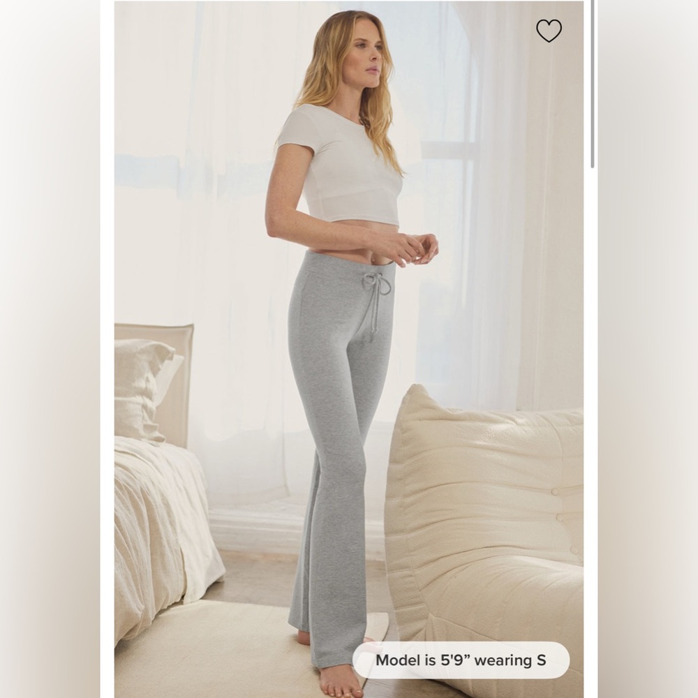 Alo Yoga Sway Bootcut Sweatpants in Heather Gray size medium. BNWT.